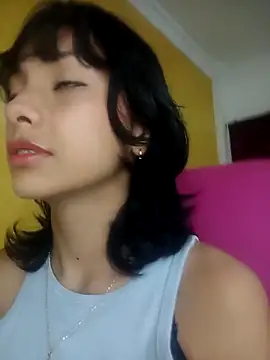 Snapshot of xoxo_milk chatting on 10-06-25, 05:21 xoxo milk online show from 10-06-25, 05:21