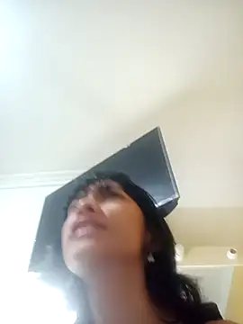 Snapshot of xoxo_milk chatting on 10-07-25, 04:48 xoxo milk online show from 10-07-25, 04:48