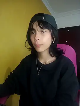 Snapshot of xoxo_milk chatting on 10-14-25, 03:57 xoxo milk online show from 10-14-25, 03:57