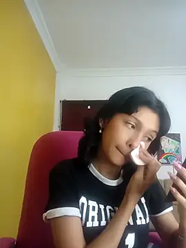 Snapshot of xoxo_milk chatting on 10-18-25, 04:08 xoxo milk online show from 10-18-25, 04:08