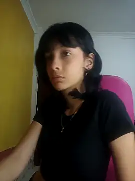 Snapshot of xoxo_milk chatting on 10-20-25, 05:35 xoxo milk online show from 10-20-25, 05:35