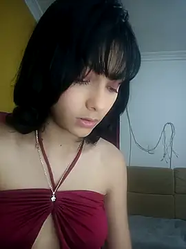 Snapshot of xoxo_milk chatting on 10-21-25, 07:47 xoxo milk online show from 10-21-25, 07:47