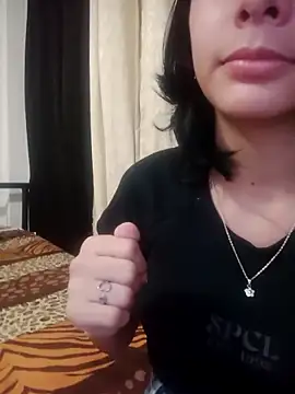 Snapshot of xoxo_milk chatting on 10-23-25, 06:06 xoxo milk online show from 10-23-25, 06:06