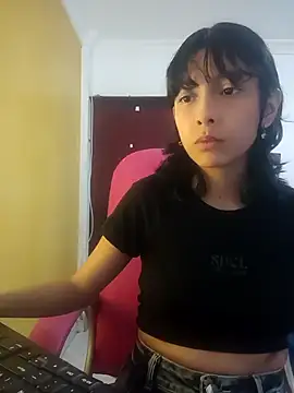 Snapshot of xoxo_milk chatting on 10-30-25, 04:19 xoxo milk online show from 10-30-25, 04:19