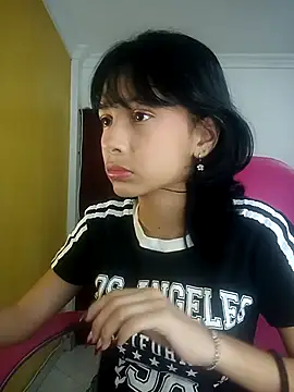 Snapshot of xoxo_milk chatting on 11-04-25, 03:44 xoxo milk online show from 11-04-25, 03:44