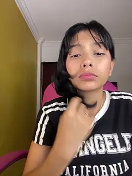 xoxo milk online show from 12-15-25, 07:18