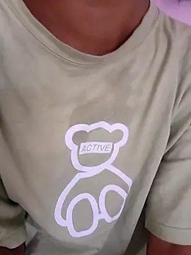 Snapshot of anayahotty chatting on 10-05-25, 05:28 anayahotty online show from 10-05-25, 05:28