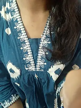 Snapshot of anayahotty chatting on 10-18-25, 04:52 anayahotty online show from 10-18-25, 04:52