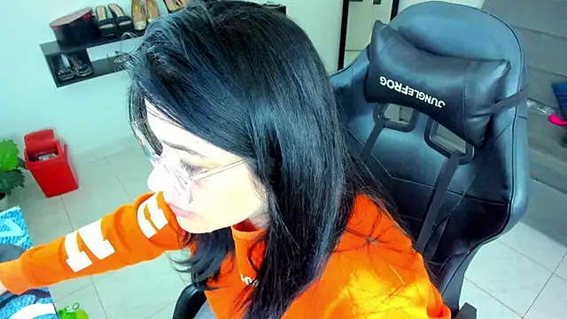 Miel 82 online show from 10-28-25, 12:09