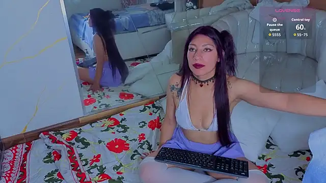 AlisonCold online show from 10-31-25, 07:59