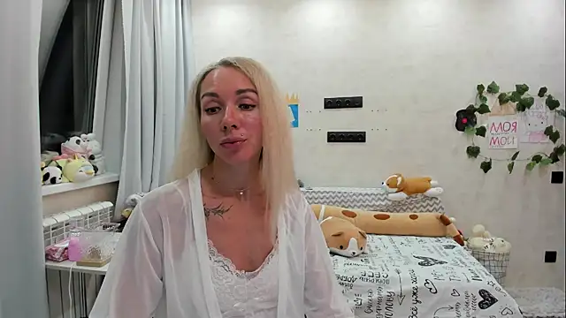 AlisiaCat online show from 07-19-26, 08:12