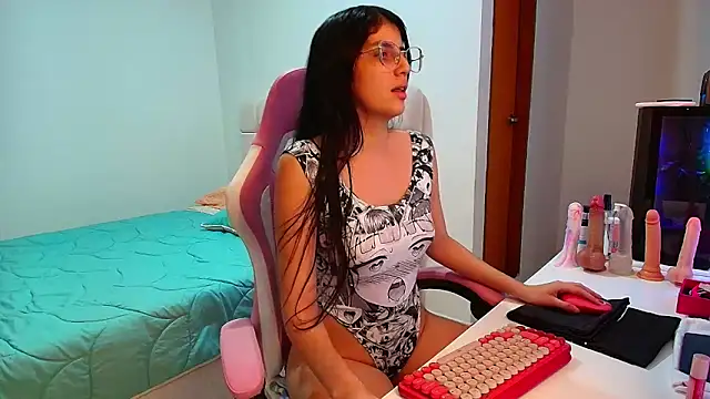 Julieta Rose19 online show from 11-15-25, 03:37