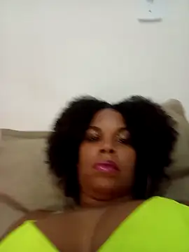 Snapshot of PrettahSantos chatting on 09-22-25, 11:29 PrettahSantos online show from 09-22-25, 11:29