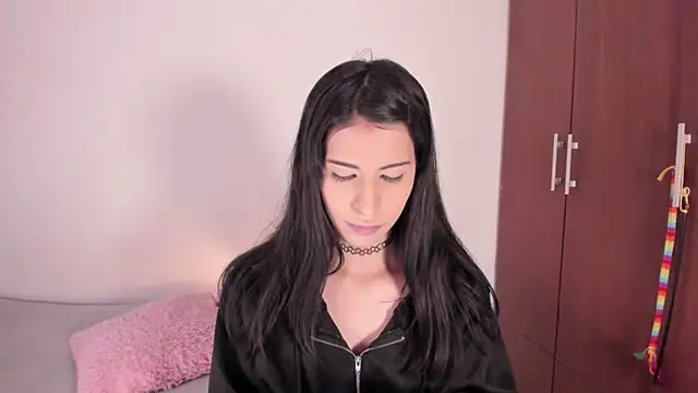 Snapshot of ScarlettRosetti chatting on 10-24-25, 01:46 ScarlettRosetti online show from 10-24-25, 01:46