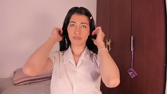 Snapshot of ScarlettRosetti chatting on 10-29-25, 01:41 ScarlettRosetti online show from 10-29-25, 01:41