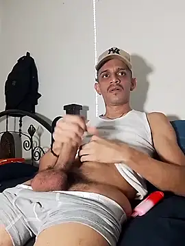 Snapshot of LATINO27CM chatting on 05-02-26, 11:54 LATINO27CM online show from 05-02-26, 11:54