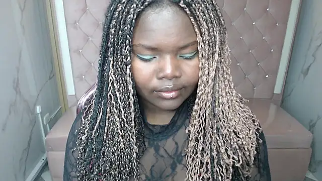 Snapshot of Soffia_b chatting on 10-04-25, 03:15 Soffia b online show from 10-04-25, 03:15