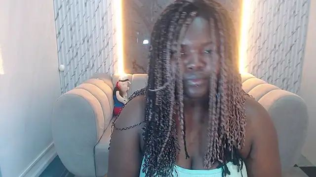 Snapshot of Soffia_b chatting on 10-11-25, 08:07 Soffia b online show from 10-11-25, 08:07