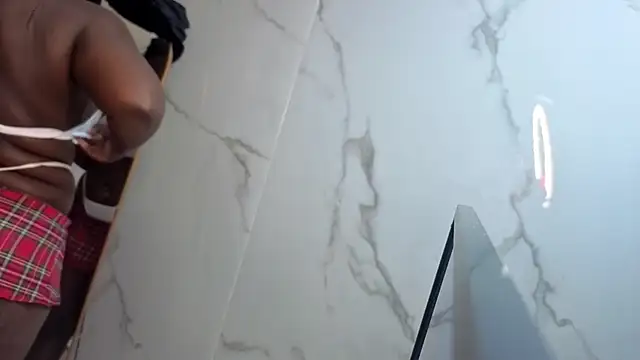 Snapshot of Soffia_b chatting on 10-23-25, 03:06 Soffia b online show from 10-23-25, 03:06