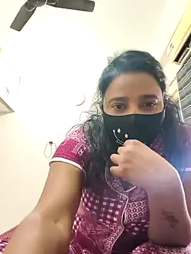 Charm Queen online show from 02-08-26, 05:55