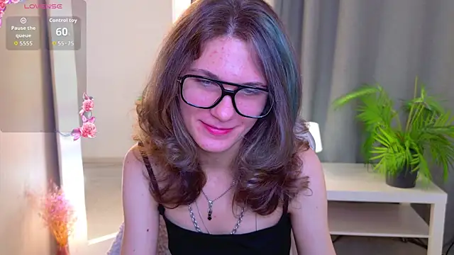 Snapshot of CipherellaFure chatting on 10-16-25, 01:23 CipherellaFure online show from 10-16-25, 01:23