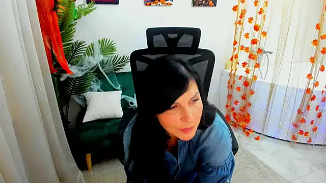 Moon Veloure1 online show from 10-20-25, 04:46