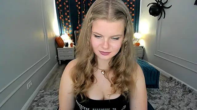 WildeDesiree online show from 10-28-25, 12:19