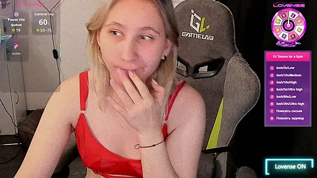 ChristinaFivePlus online show from 10-20-25, 08:37