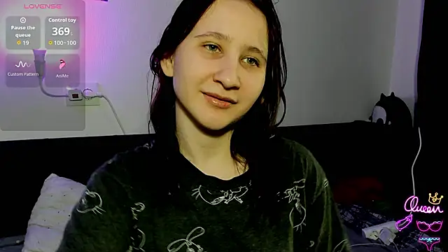 Snapshot of ChristinaFivePlus chatting on 03-18-26, 03:37 ChristinaFivePlus online show from 03-18-26, 03:37