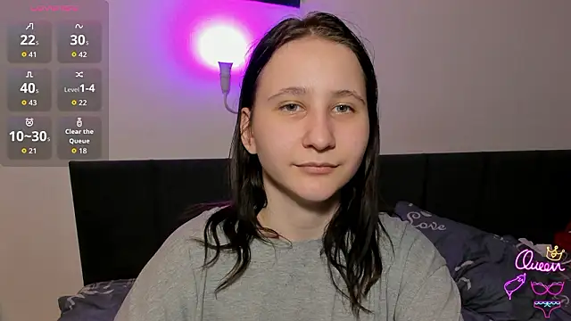 Snapshot of ChristinaFivePlus chatting on 03-23-26, 04:00 ChristinaFivePlus online show from 03-23-26, 04:00