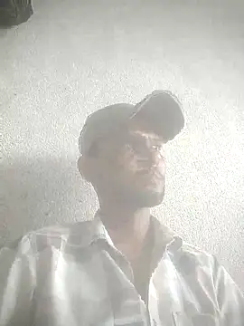 Snapshot of masterillobey97 chatting on 10-04-25, 04:54 masterillobey97 online show from 10-04-25, 04:54
