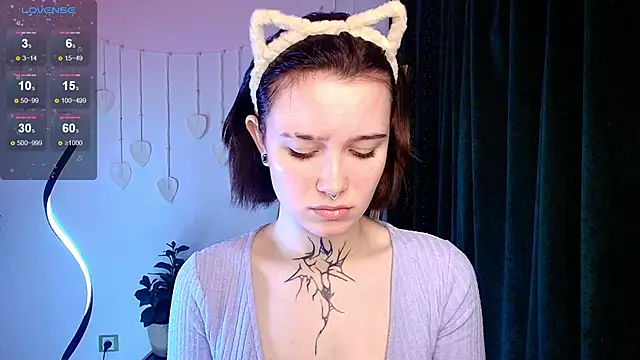 Snapshot of Elastikisss chatting on 10-13-25, 02:33 Elastikisss online show from 10-13-25, 02:33