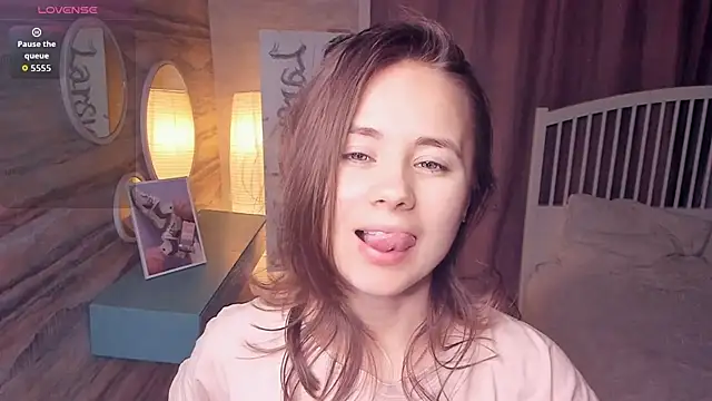 Crysta1Eva  online show from 11-20-25, 08:03