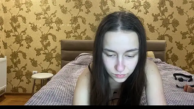 RiriLovesYouu online show from 11-02-25, 06:43