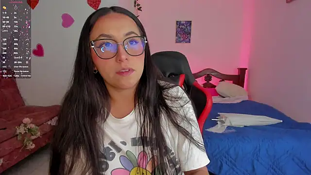 SophieLAmour online show from 10-04-25, 11:58