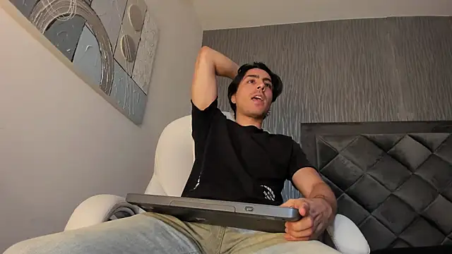 dylan cross  online show from 09-26-25, 11:14