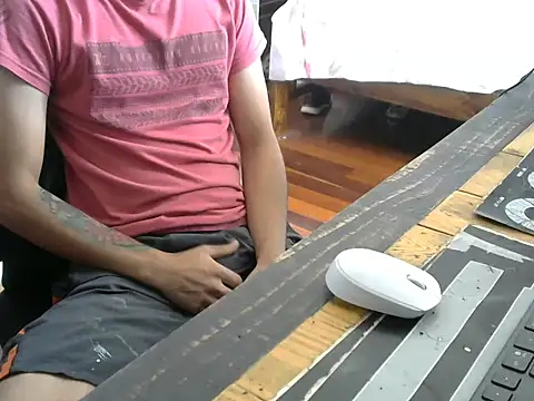 Snapshot of VikernesCam chatting on 12-02-25, 02:45 VikernesCam online show from 12-02-25, 02:45