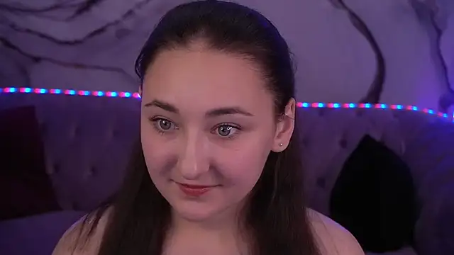 Snapshot of SashaDuvalle chatting on 09-27-25, 06:40 SashaDuvalle online show from 09-27-25, 06:40