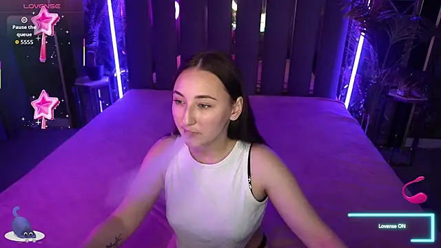 Snapshot of SashaDuvalle chatting on 11-11-25, 07:25 SashaDuvalle online show from 11-11-25, 07:25