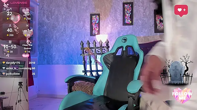 Lauren smiles online show from 11-01-25, 04:14