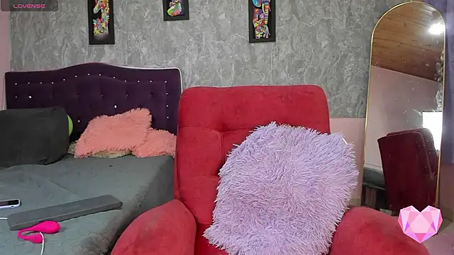 Lauren smiles online show from 02-04-26, 07:53