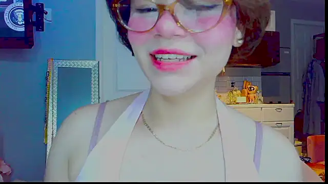 LunaMilav online show from 09-28-25, 04:18