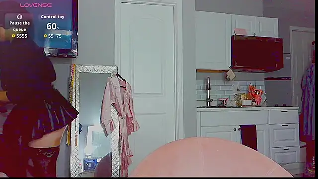 LunaMilav online show from 10-01-25, 02:28