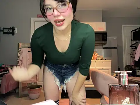 LunaMilav online show from 10-11-25, 02:11