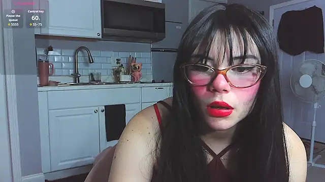 LunaMilav online show from 10-16-25, 11:39