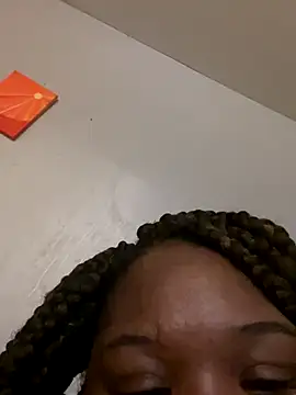 ChocolateKissesBaee online show from 09-27-25, 02:27