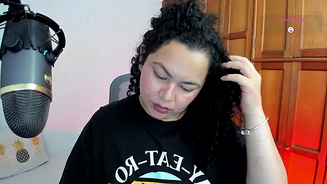 Snapshot of Chubby_Licius chatting on 03-08-26, 02:04 Chubby Licius online show from 03-08-26, 02:04