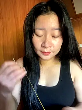 violet-00 online show from 10-05-25, 01:37