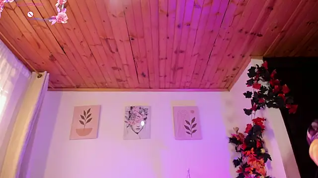 Snapshot of Lauraricci__ chatting on 10-11-25, 11:20 Lauraricci online show from 10-11-25, 11:20