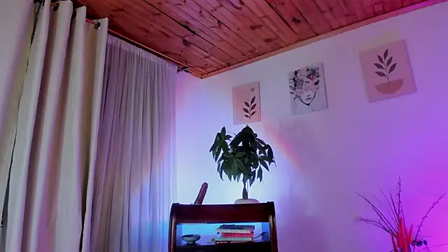 Lauraricci   online show from 06-27-26, 06:29